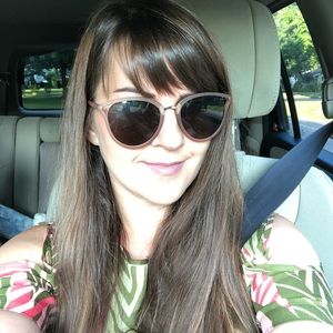 Meet your Posher, Em